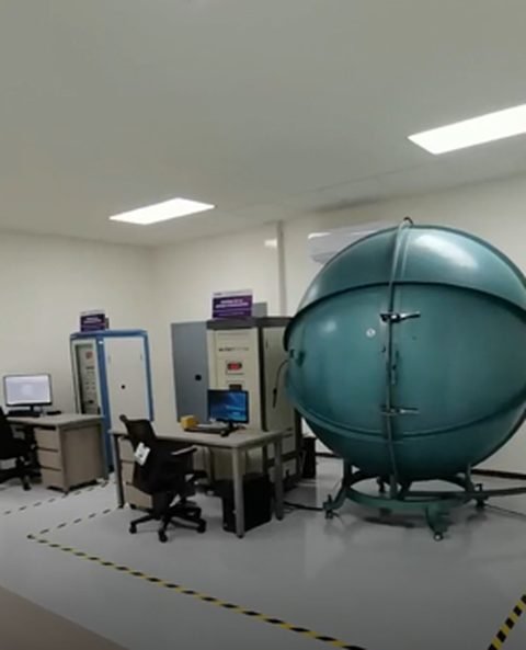 Esfera integradora del laboratorio de fotometría